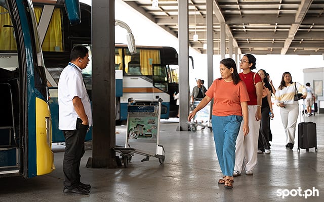 P2P bus terminal clark international airport